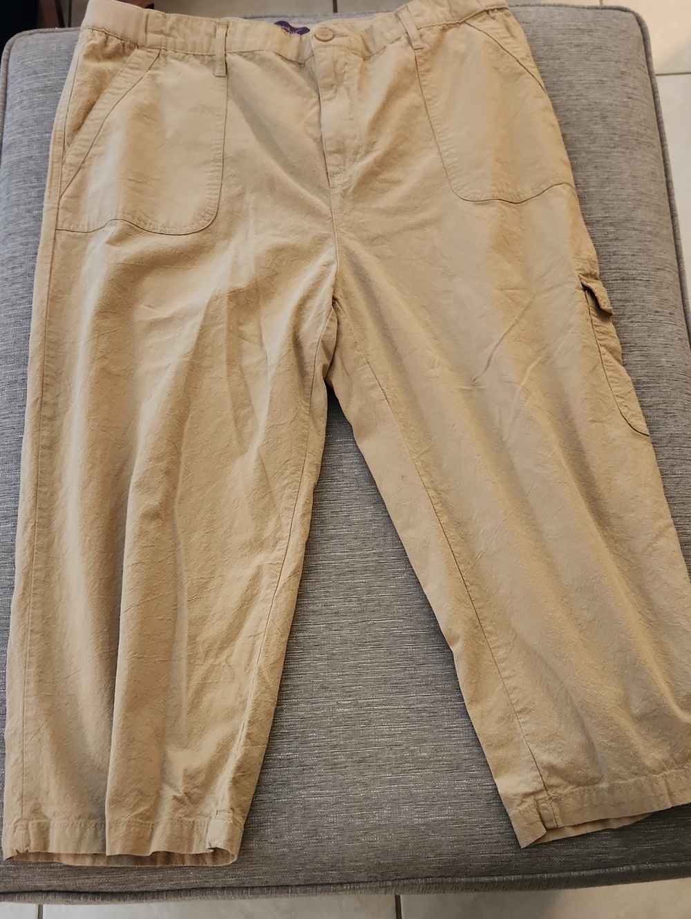 Gloria Vanderbilt Tan Cargo Capri Pants